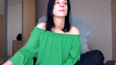 JenJenny online show from December 4, 9:29 am