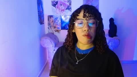 sweetluna_luna online show from April 9, 6:19 am