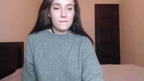 Mia online show from January 17, 7:54 pm