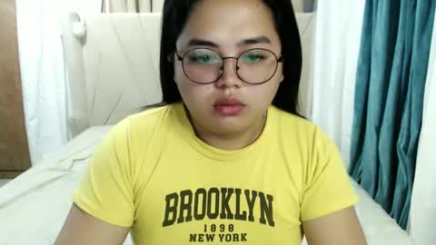 Snapshot of sweetprincess_athena chatting on March 12, 4:41 am Princess Ella online show from March 12, 4:41 am