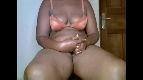 sweetrenne online show from February 19, 2:12 am