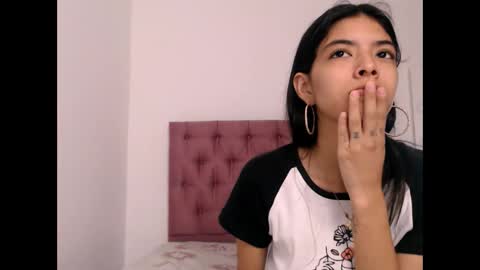 sweetscaarlett online show from April 4, 1:54 pm