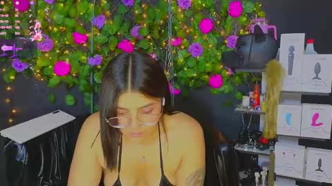 Molly -  INDEPENDENT MODEL online show from May 30, 1:47 am