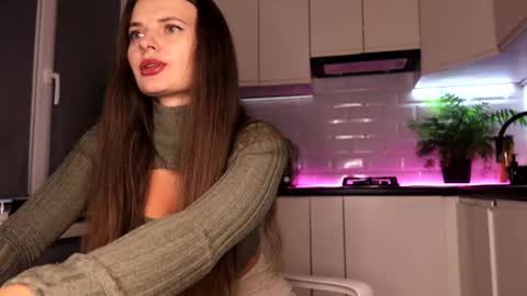 Mari ista  mari etta18 online show from February 26, 9:50 pm