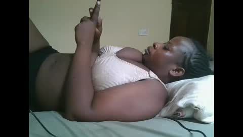 sweetyass25 online show from November 5, 7:13 am