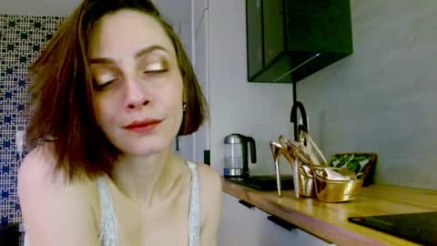 sweetycherrylove online show from April 1, 4:15 pm