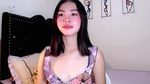 Snapshot of swt_asianholly chatting on March 12, 2:41 am Holly online show from March 12, 2:41 am