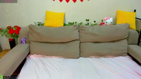 Sylvia online show from February 18, 1:38 am