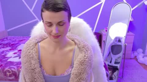 sylvianyvellero online show from March 13, 10:33 pm