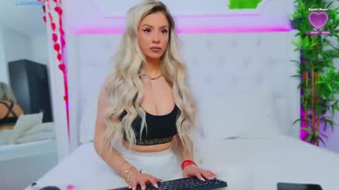 Arianna online show from March 6, 1:46 pm