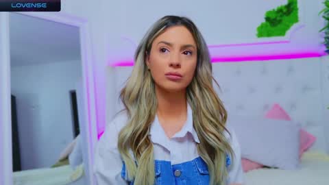 Arianna online show from December 6, 1:33 pm