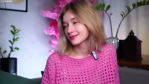 Mia online show from March 2, 1:26 am