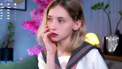 Mia online show from March 3, 5:47 am