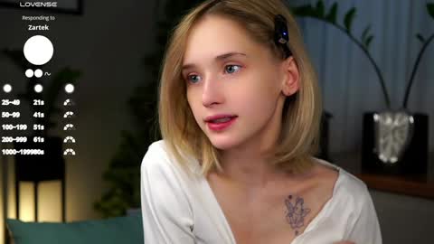 Mia online show from February 2, 5:32 am