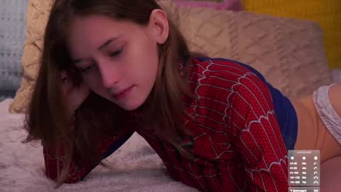 Mia online show from November 7, 2:17 am