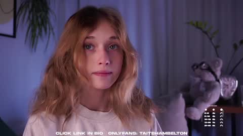 Mia online show from September 11, 1:50 am