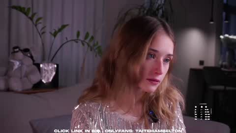 Mia online show from September 9, 1:49 am