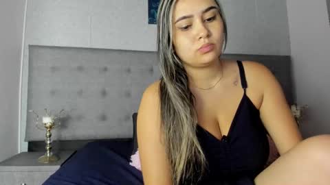 Snapshot of tami_vega chatting on December 15, 11:23 am Tamy Vega online show from December 15, 11:23 am