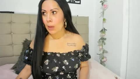 tania online show from February 4, 6:44 pm