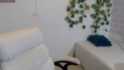 Tania  online show from November 26, 5:14 pm