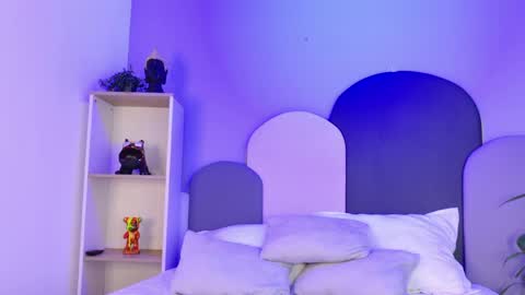 taracarsonn online show from April 3, 1:36 am