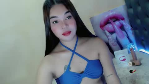 Snapshot of tastefully_yours chatting on October 20, 9:40 pm Goddess Lendy 3 online show from October 20, 9:40 pm