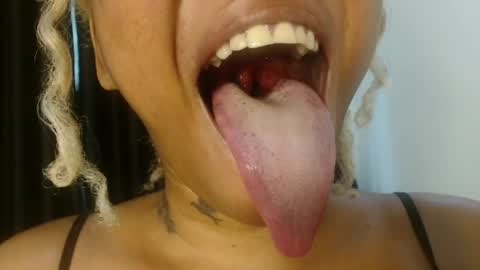 tasty_taliah online show from April 14, 9:09 am