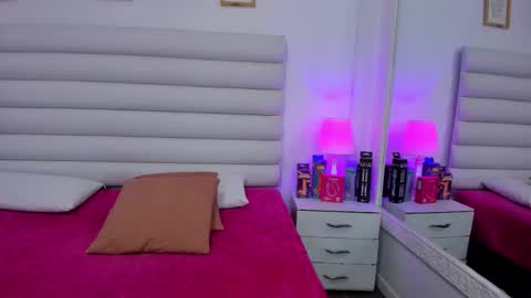 tatiana_arboleda online show from December 5, 3:39 am