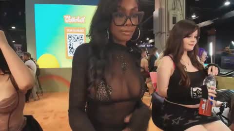 Tatted Queen online show from April 10, 10:16 pm