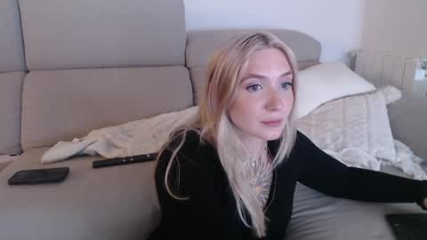 tattoobbgirl online show from October 15, 6:43 pm