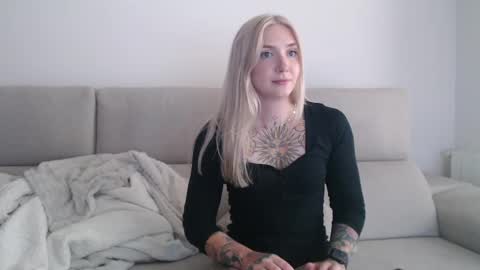 tattoobbgirl online show from September 30, 1:28 pm