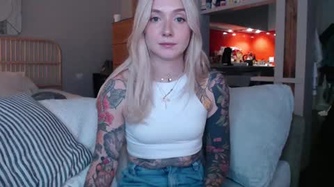 tattoobbgirl online show from March 1, 5:49 pm