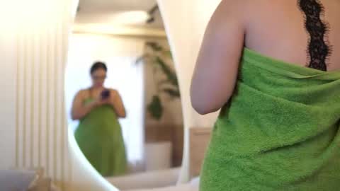 Teylor  Kim online show from November 6, 4:24 pm