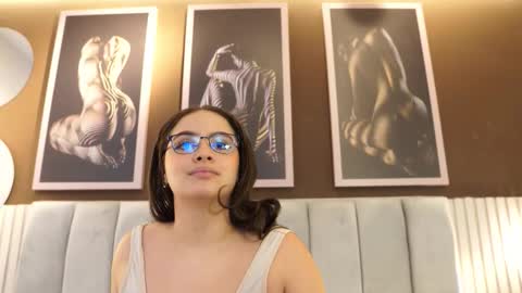 Teylor  Kim online show from December 15, 6:35 pm