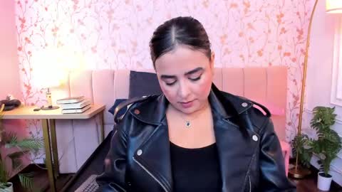 Taylor Bennet online show from June 3, 12:28 pm