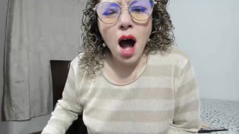 taylorhot72_ online show from February 18, 1:54 am