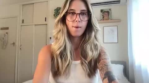 Taylor online show from February 9, 2:58 am