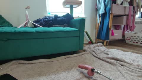 Taylor online show from April 5, 2:27 pm