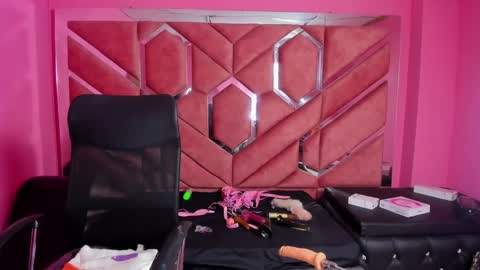 Tayloor online show from January 12, 3:39 am