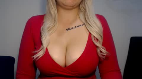 Snapshot of teeyara_ chatting on October 12, 6:38 am Teeyara online show from October 12, 6:38 am
