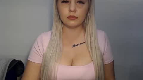 Teeyara  online show from December 1, 8:33 pm