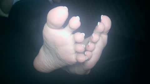 Viv West online show from October 20, 3:31 am