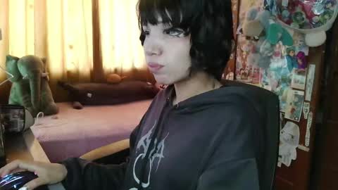 Terra Elowen online show from April 18, 7:07 pm