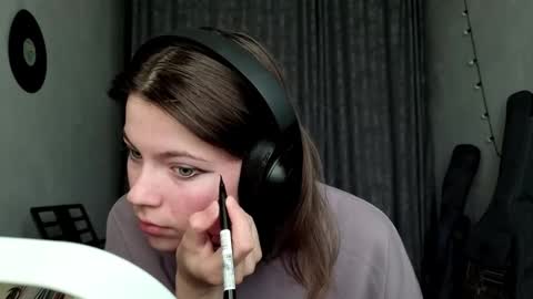 Anny Simpson online show from February 16, 6:02 am