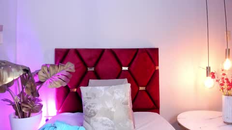 Tessamonroee online show from March 13, 6:53 pm