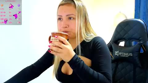 Tessy online show from October 25, 2:03 pm