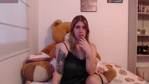   online show from February 23, 11:20 am