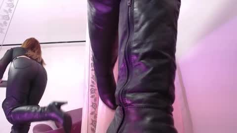   online show from December 15, 1:16 pm