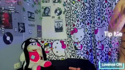 Thania online show from October 28, 5:02 am