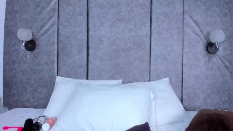 thara webstter online show from December 15, 11:48 am